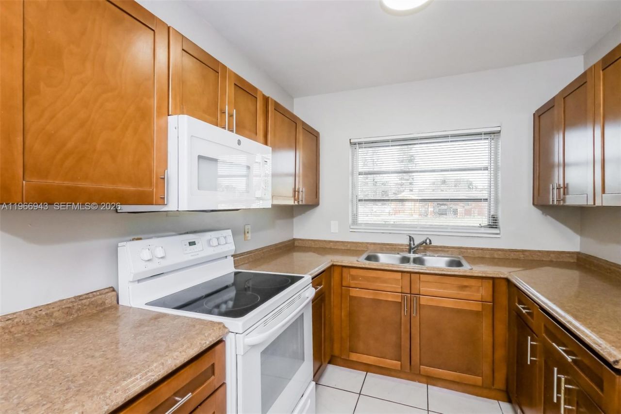 3010 NW 187th St, Miami Gardens, FL 33056 Photo