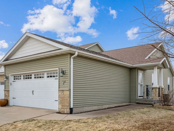 6110 DEERE CREEK Lane, Unit C, Davenport, IA 52807
