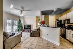 2041 Silvercrest Dr.  photo 4