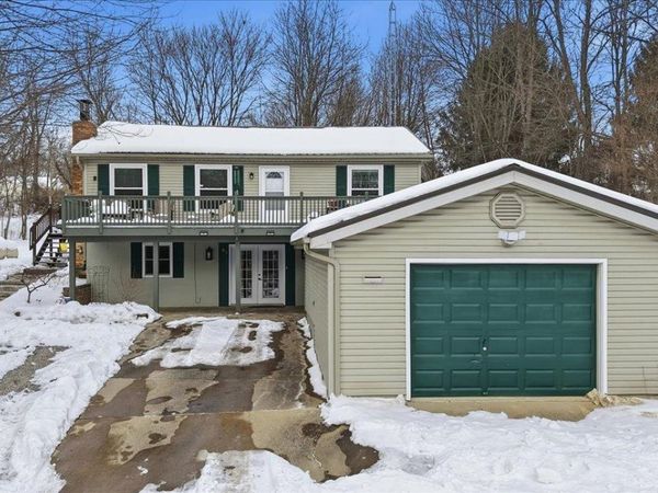 50 Orchard Hills Ct, Howard, OH 43028