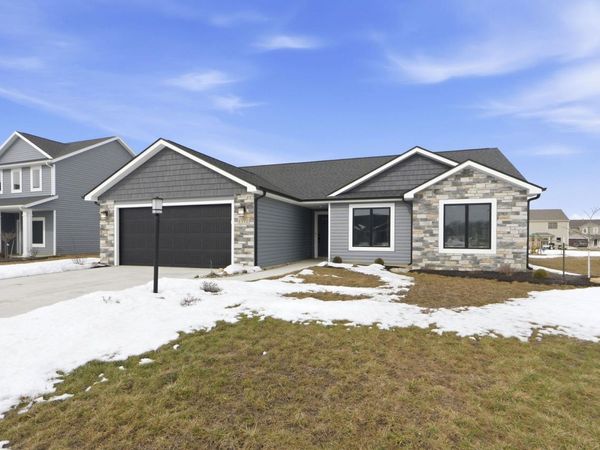 1372 Marsh Deer Run, Huntertown, IN 46748