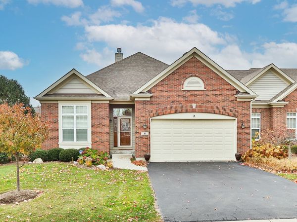6 Sugar Maple Court, Lake In The Hills, IL 60156