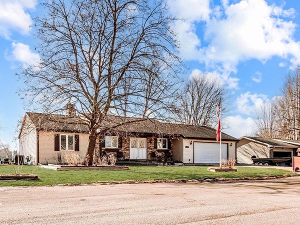 1202 E Iowa Street, Prairie Du Chien, WI 53821