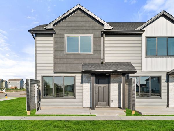 612 NE Winding Trail Lane, Ankeny, IA 50021