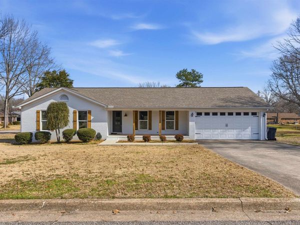 222 BARRETT ST, Bolivar, TN 38008