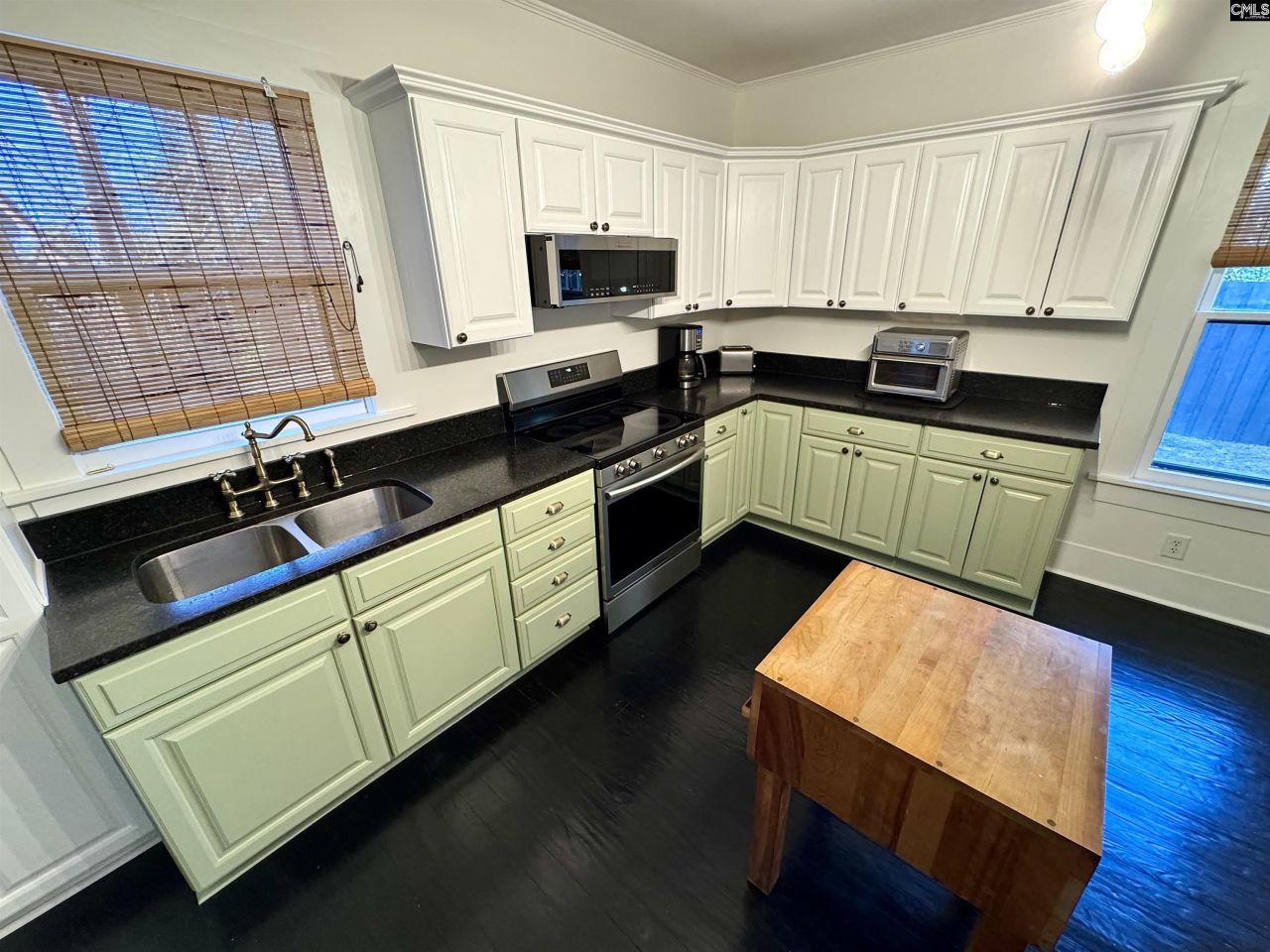 1010 Augusta Street Photo 10