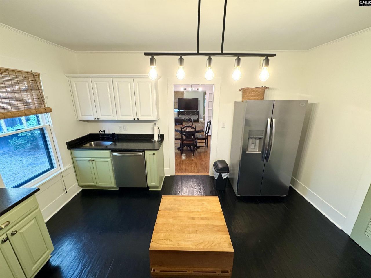 1010 Augusta Street Photo 11