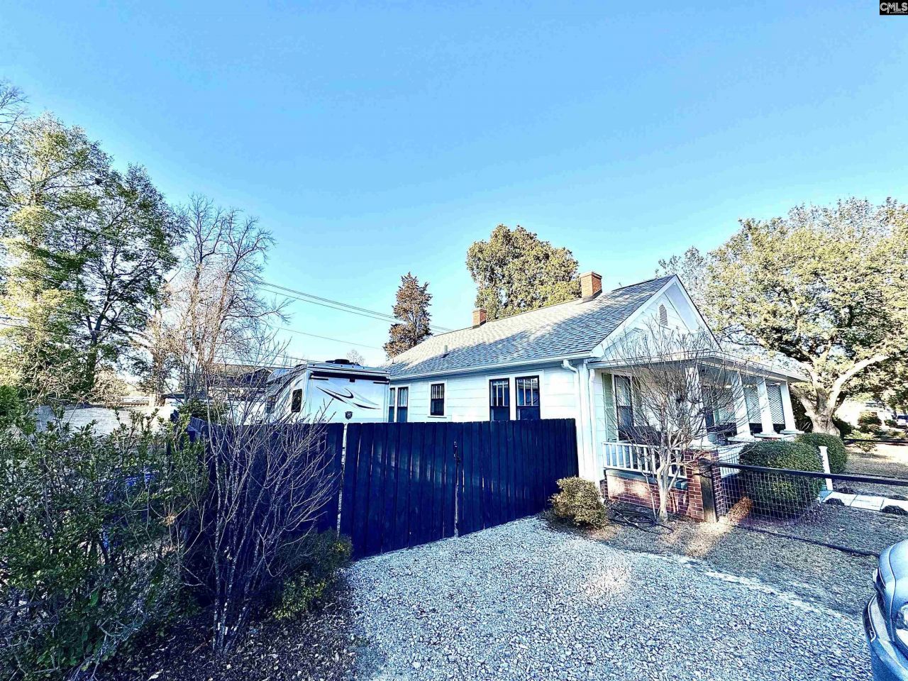 1010 Augusta Street Photo 5