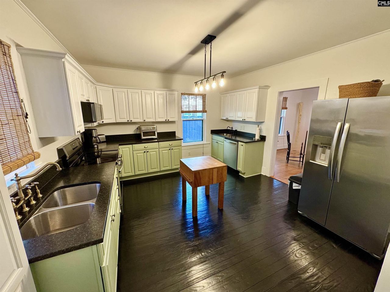 1010 Augusta Street Photo 9