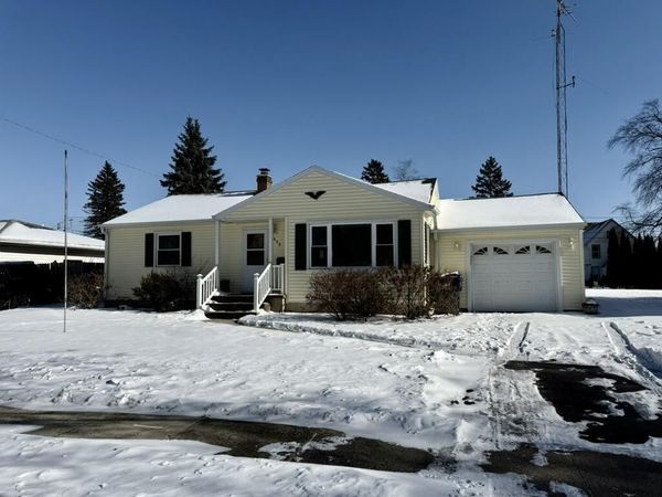 609 N Cedar STREET, Horicon, WI 53032
