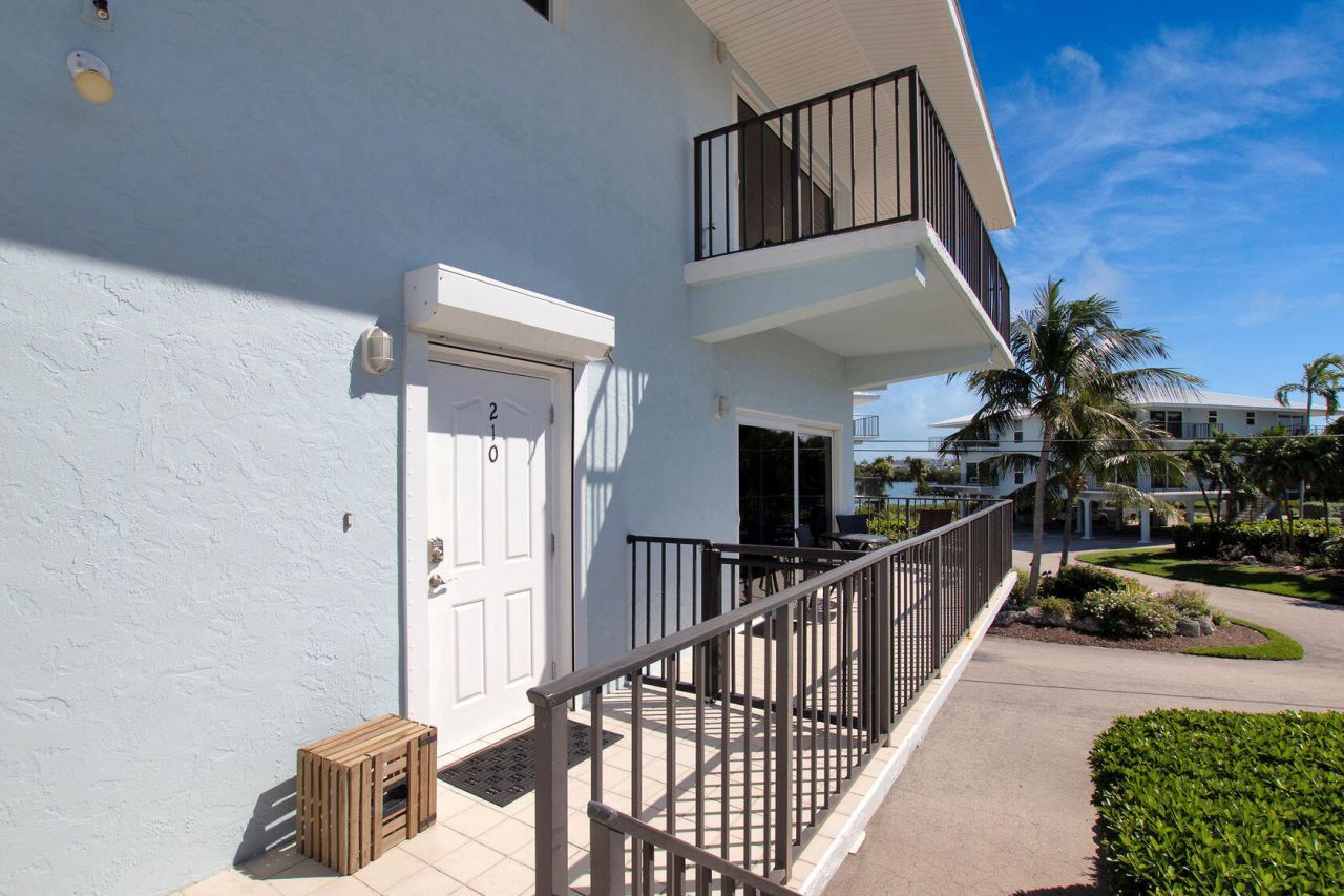 12690 Overseas Highway, Unit APT 210, Marathon, FL 33050 Photo
