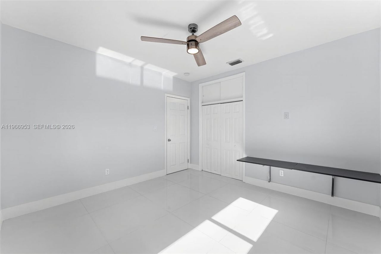 1998 NE 180th St, North Miami Beach, FL 33162 Photo