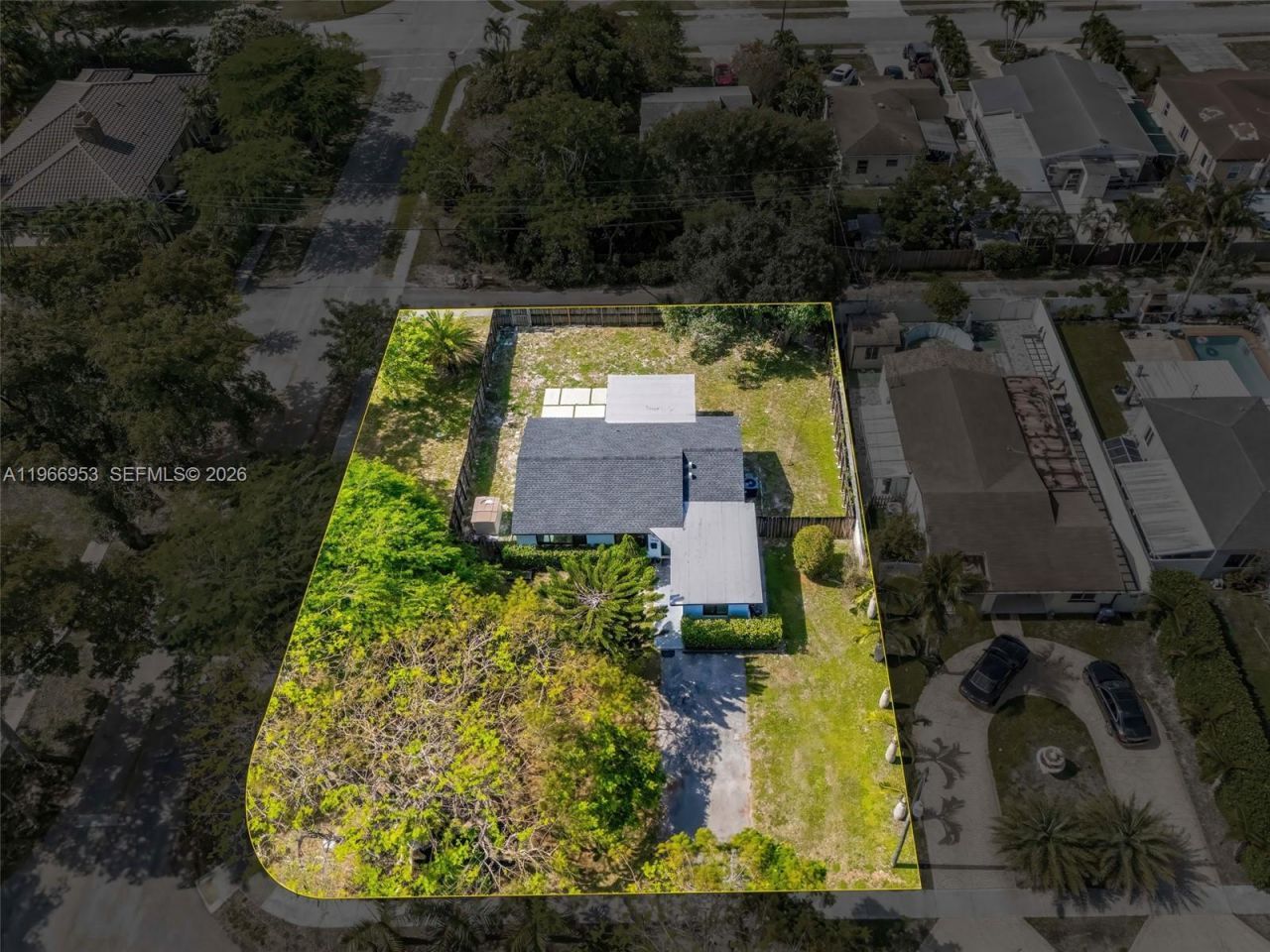 1998 NE 180th St, North Miami Beach, FL 33162 Photo