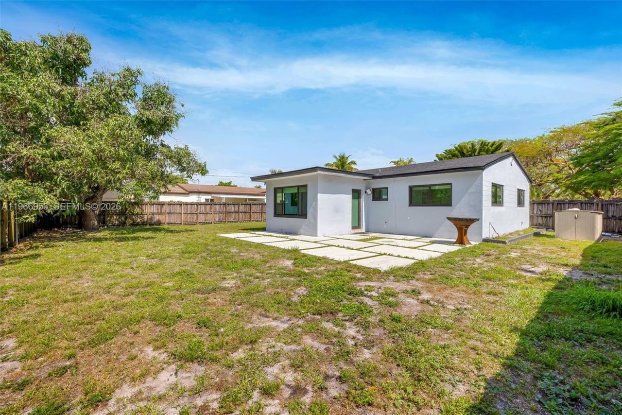1998 NE 180th St, North Miami Beach, FL 33162 Photo