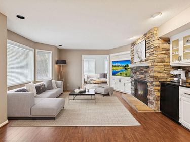 1135 Hollybrook Drive, Wayzata, MN 55391