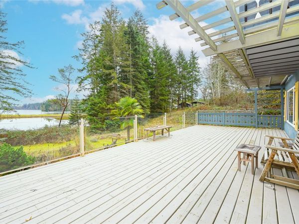 89 Pilkey Point Rd, Thetis Island, BC V0R 2Y0