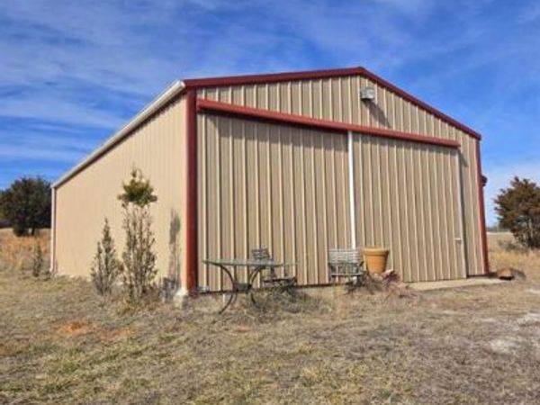 000 Split Oak Road , Willow Springs, MO 65793