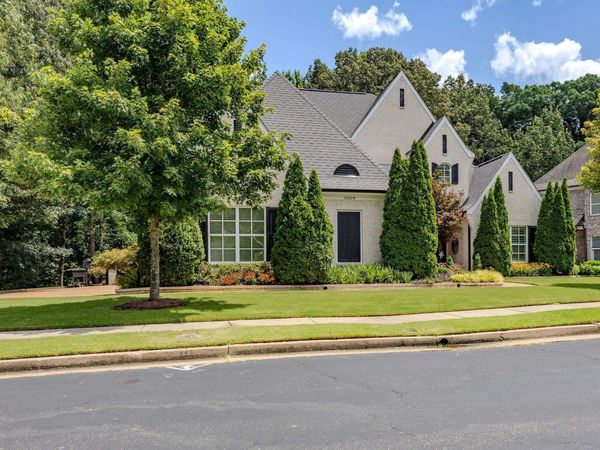 10204 MAPLE RUN DR, Lakeland, TN 38002