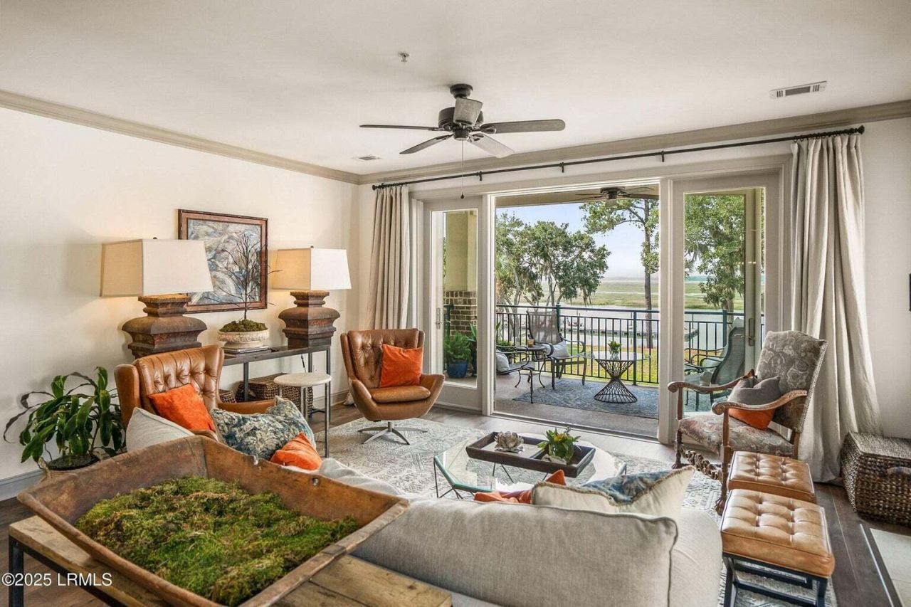 15 Sunset Boulevard Photo 20