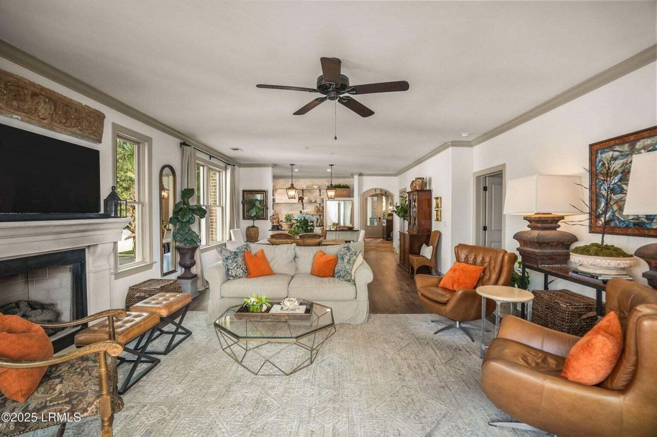 15 Sunset Boulevard Photo 21