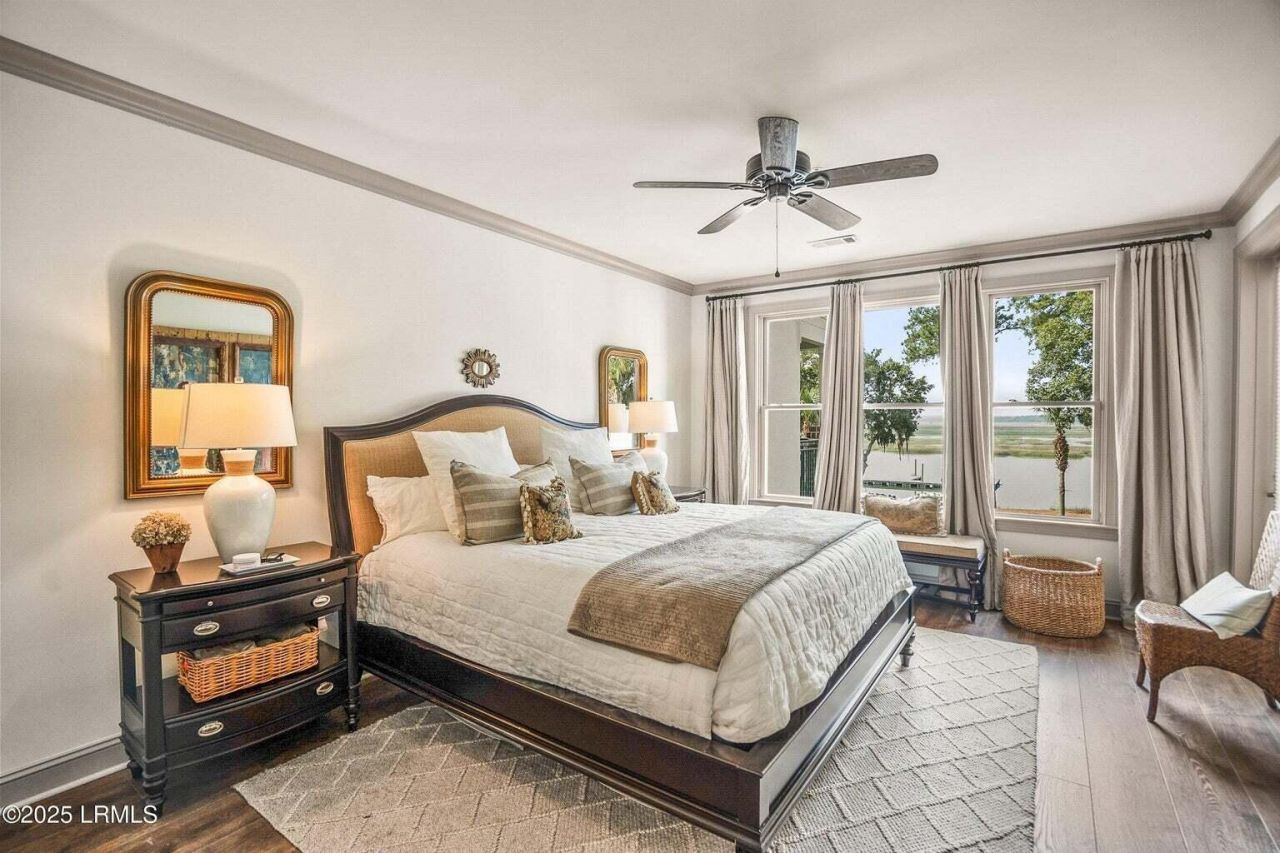 15 Sunset Boulevard Photo 27