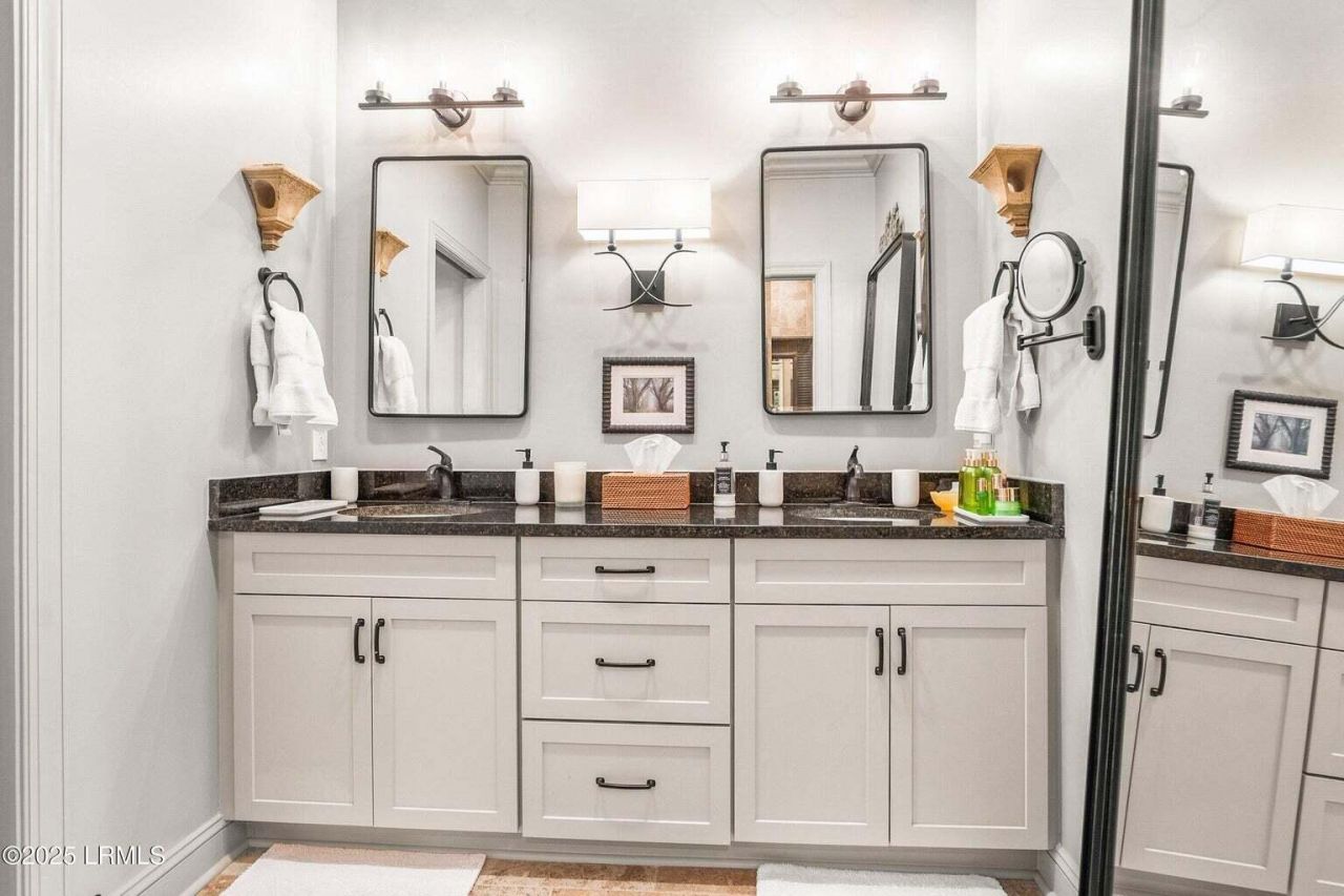 15 Sunset Boulevard Photo 31