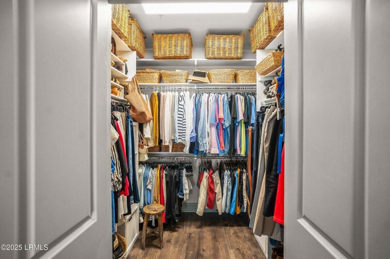 15 Sunset Boulevard Photo 34