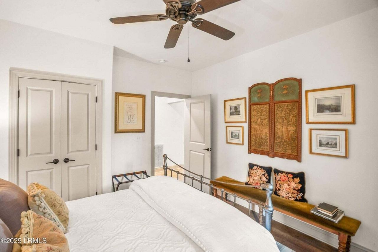 15 Sunset Boulevard Photo 46