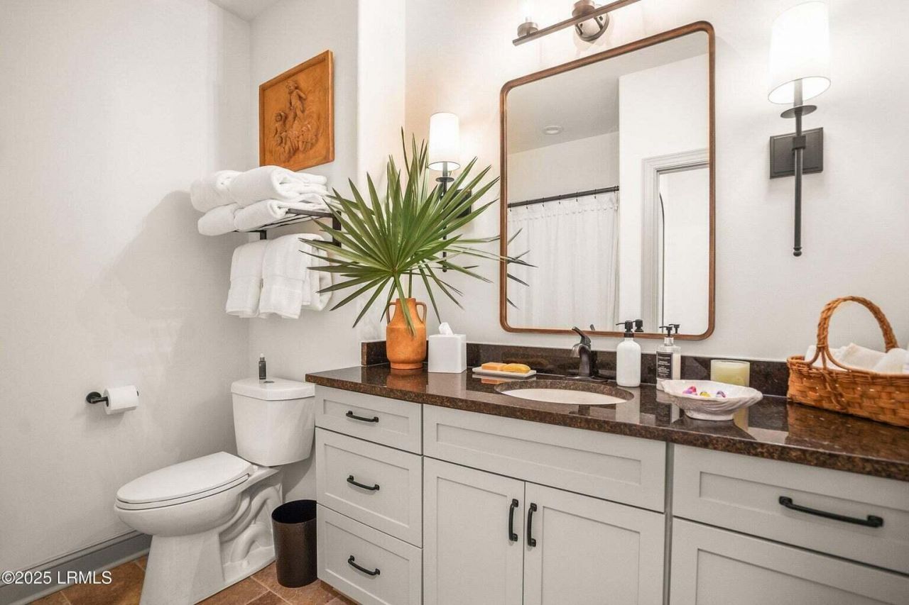 15 Sunset Boulevard Photo 47