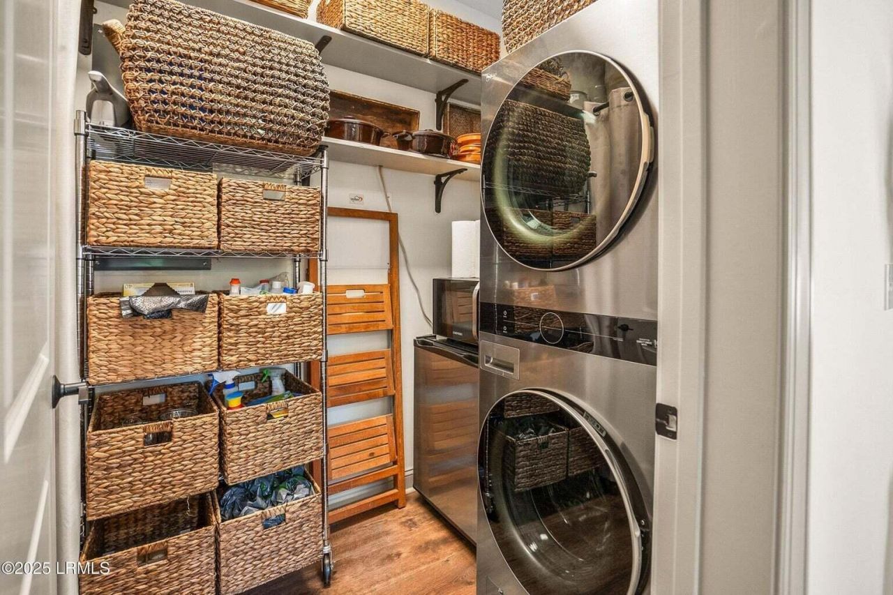 15 Sunset Boulevard Photo 49