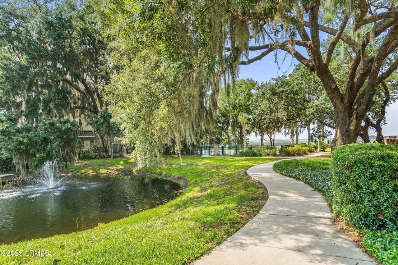 15 Sunset Boulevard Photo 52