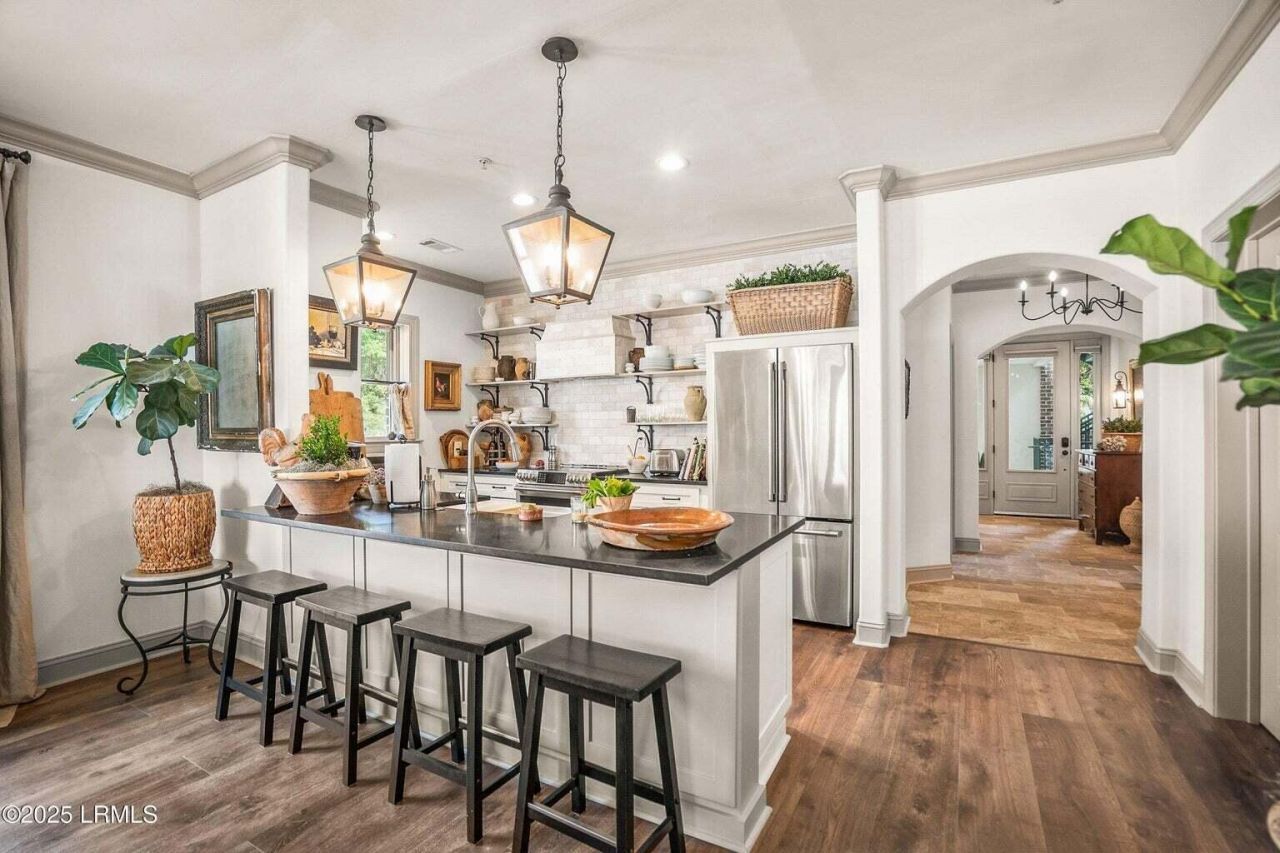 15 Sunset Boulevard Photo 9