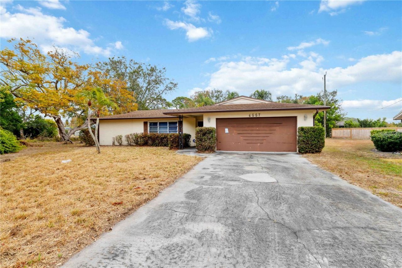 6557 Bowline Drive, Sarasota, FL 34231 Main Photo