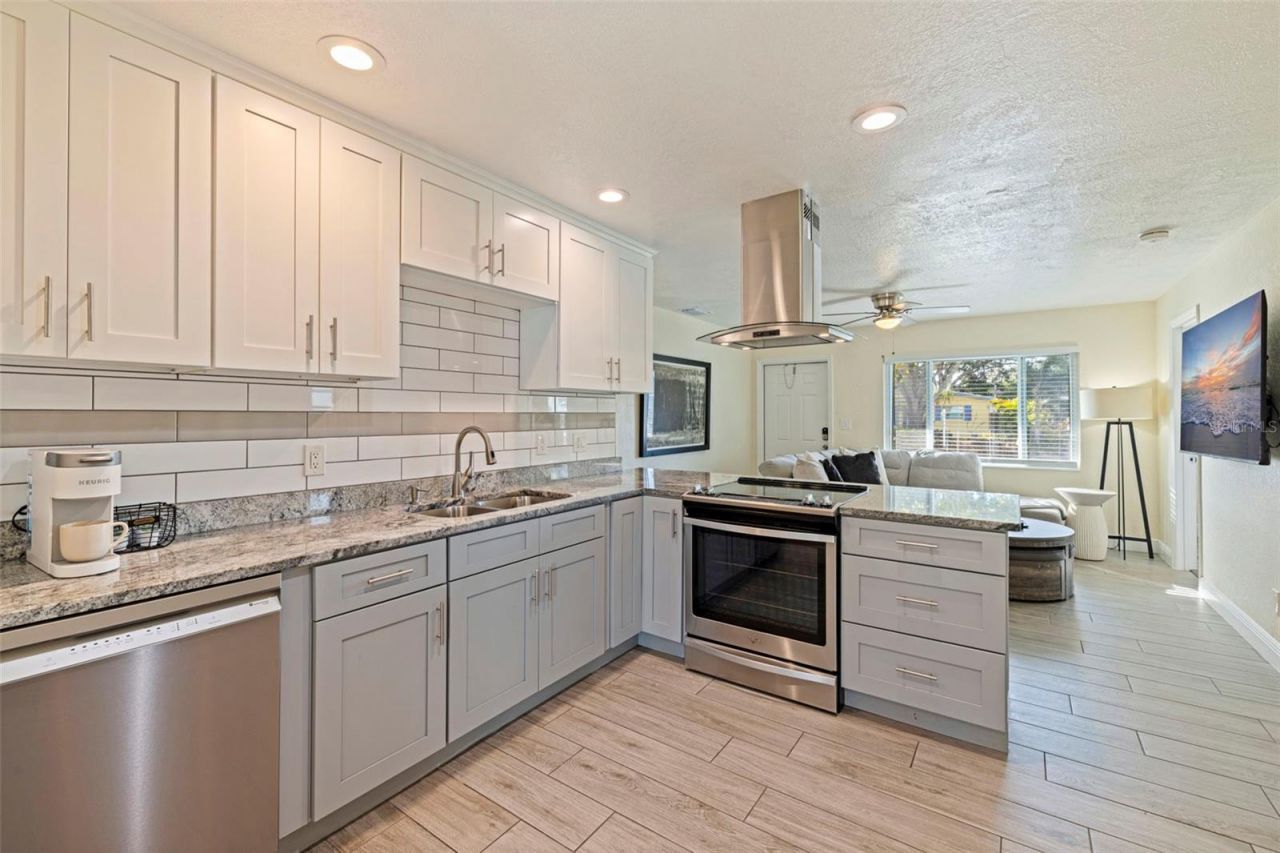 8011 26th Avenue N, Saint Petersburg, FL 33710 Photo