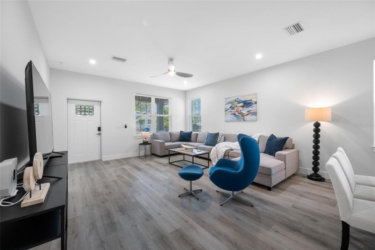 2150 43rd Terrace N, Saint Petersburg, FL 33714 Photo