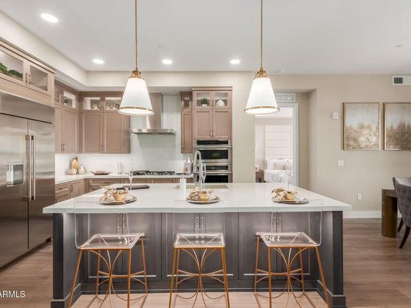 5250 E DEER VALLEY Drive, Unit 246, Phoenix, AZ 85054