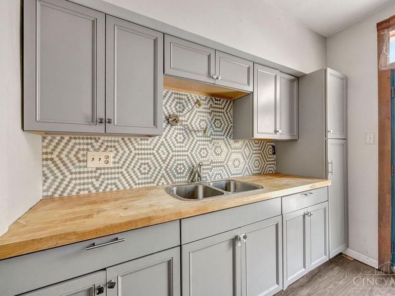 1506 Dixmont Avenue, Cincinnati, OH 45207 Photo 22