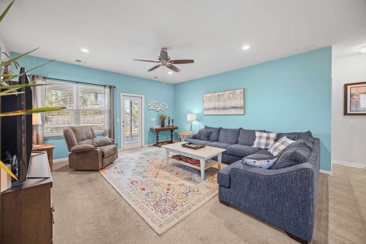 3050 Vincent Astor Drive Photo 12