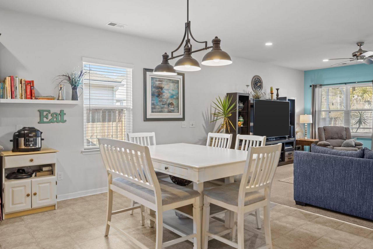 3050 Vincent Astor Drive Photo 13