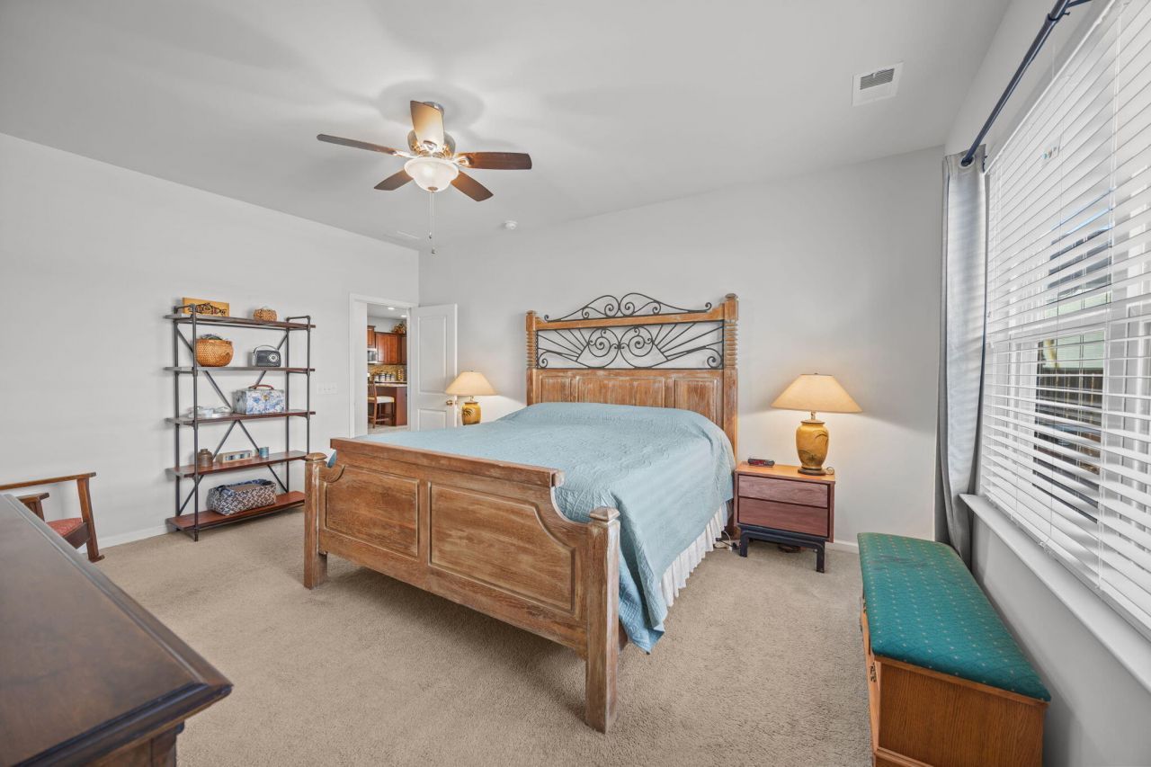 3050 Vincent Astor Drive Photo 16