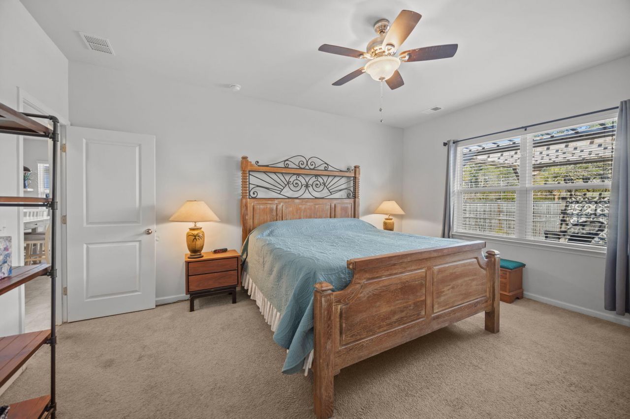 3050 Vincent Astor Drive Photo 17