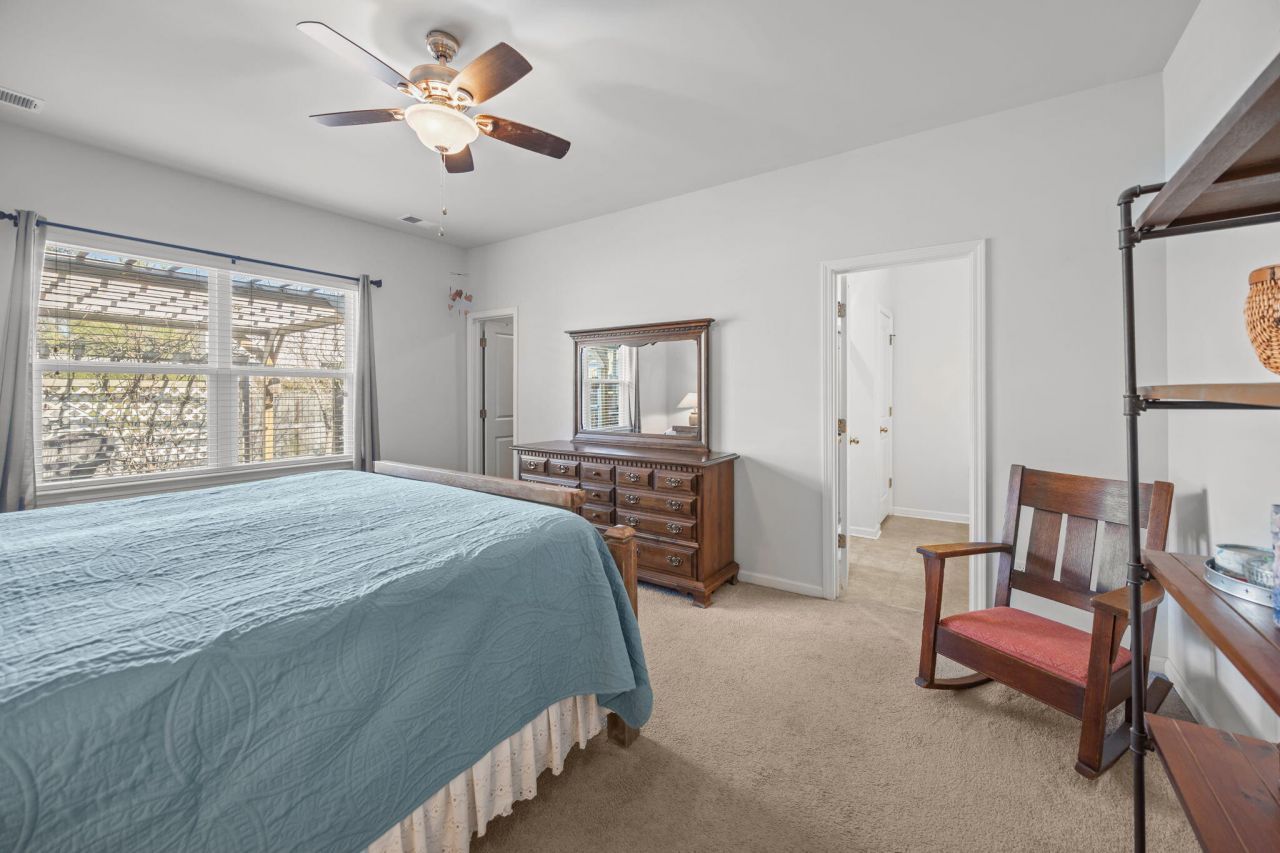 3050 Vincent Astor Drive Photo 18