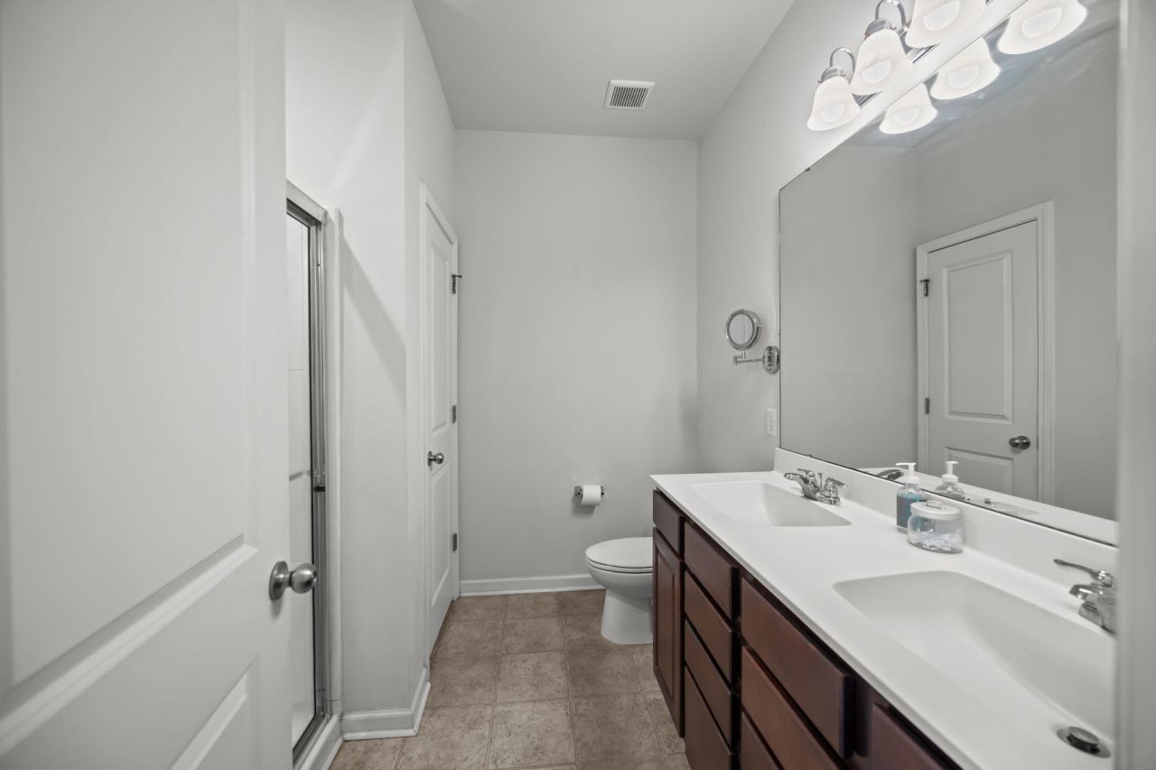 3050 Vincent Astor Drive Photo 20