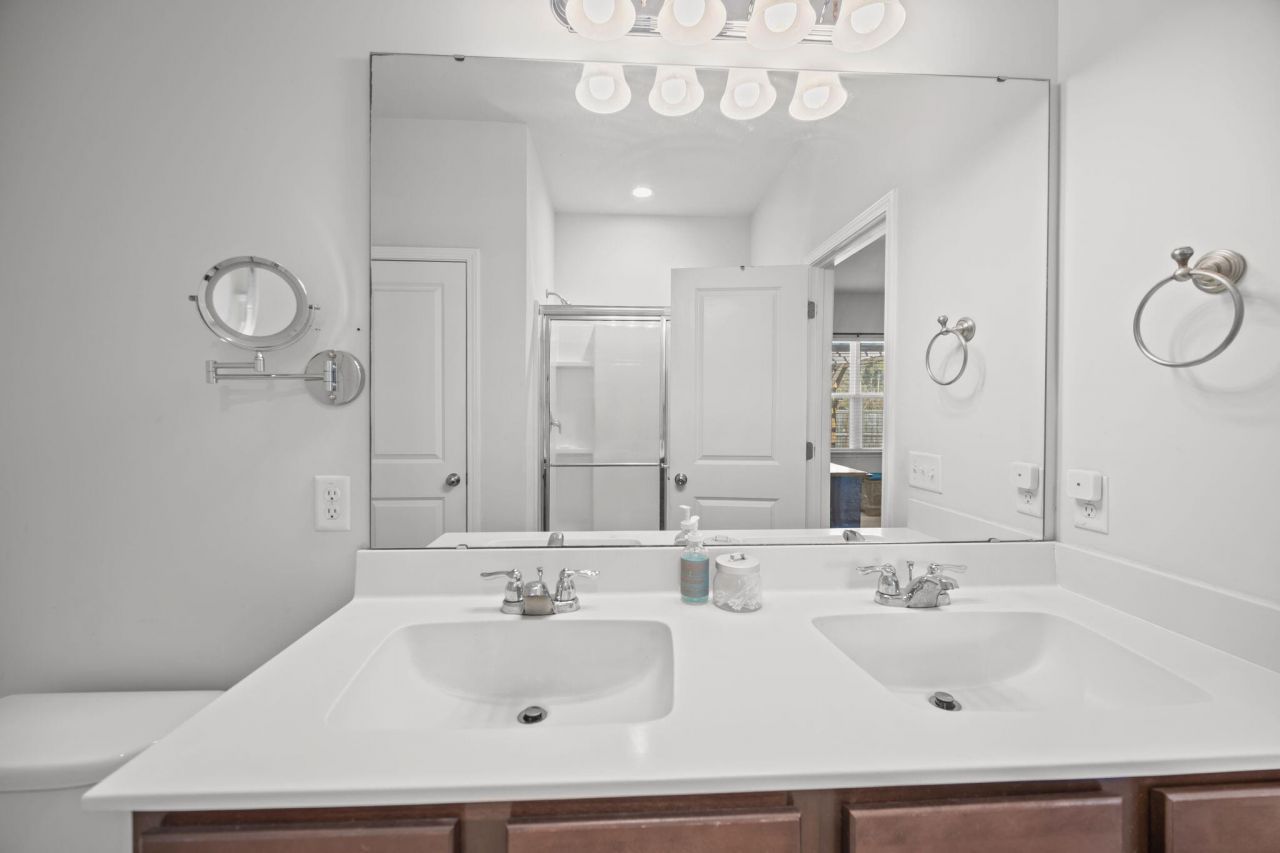 3050 Vincent Astor Drive Photo 22