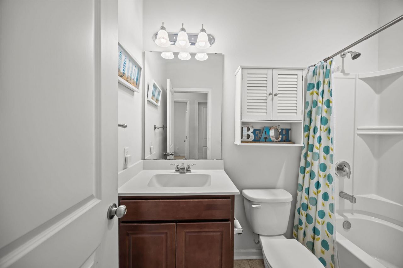 3050 Vincent Astor Drive Photo 27