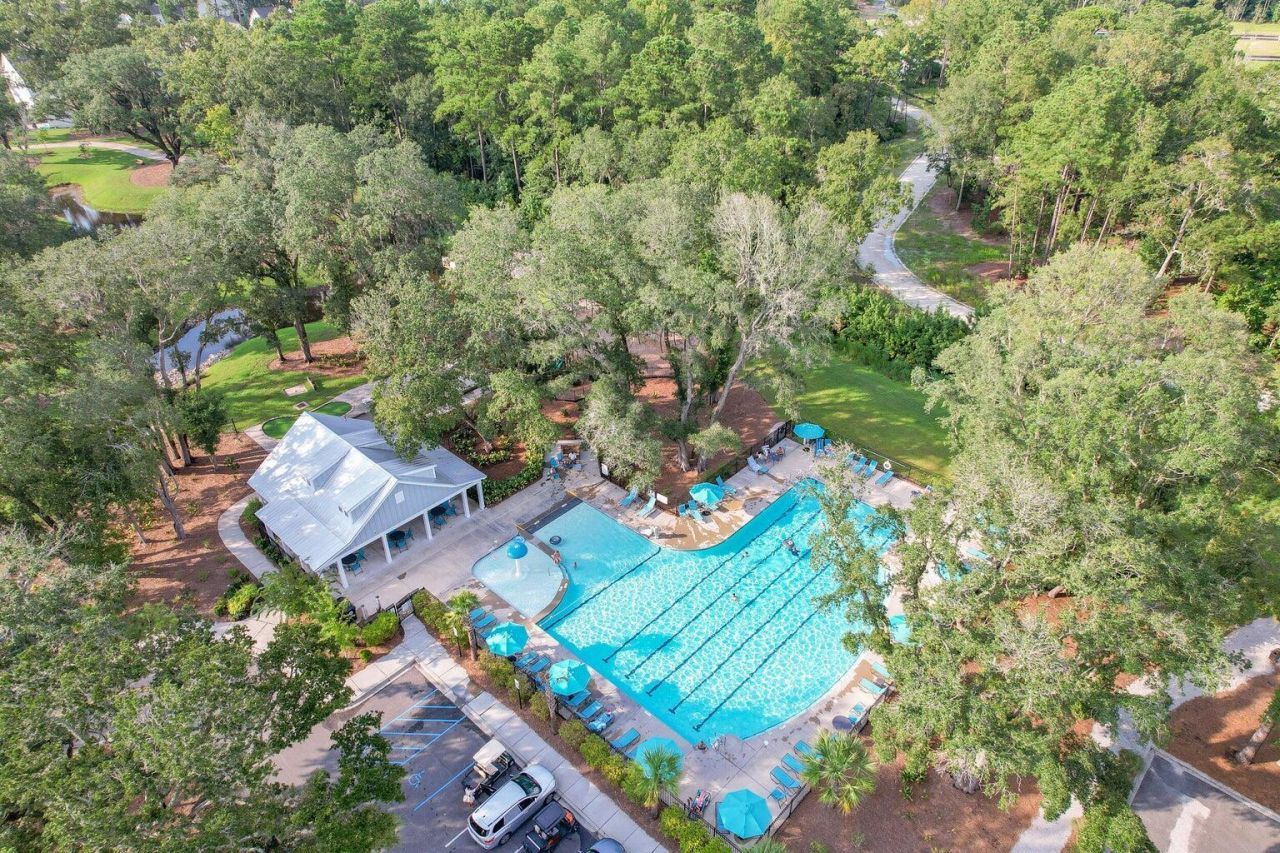 3050 Vincent Astor Drive Photo 7