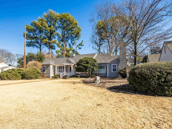 404 WILLIAMSBURG LN, Memphis, TN 38117