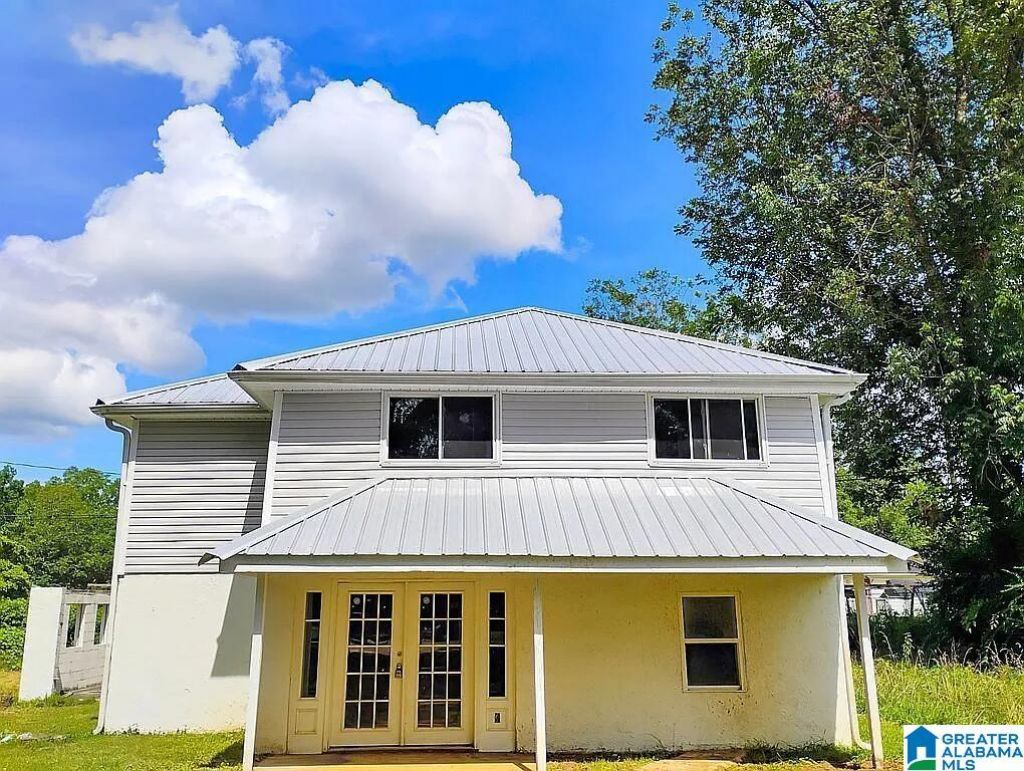 222 S Oak Avenue, Sylacauga, AL 35150 Main Photo