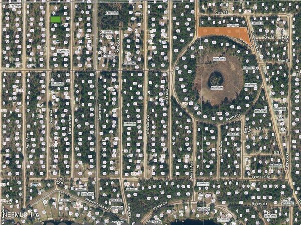 9-13 SCOTT Circle, Interlachen, FL 32148