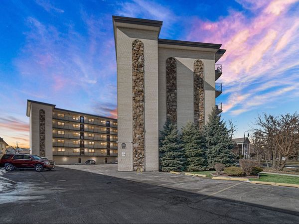 4572 N Milwaukee Avenue, Unit 5H, Chicago, IL 60630